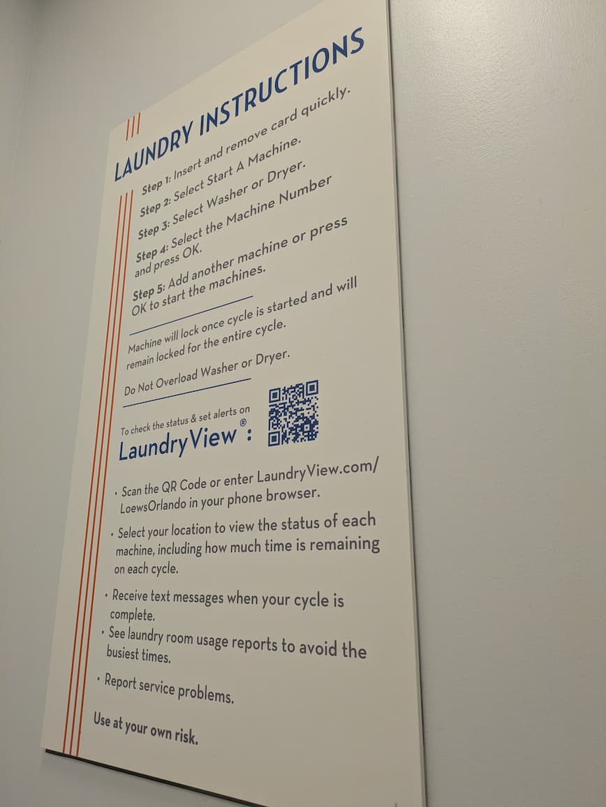 ランドリーの使い方説明。LaundryViewのQRコードが記載されている